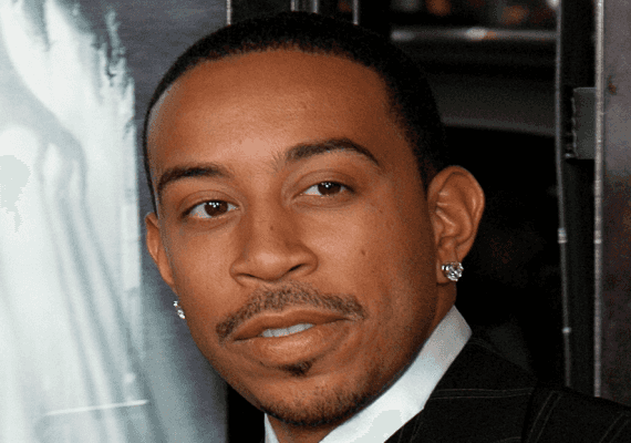 ג'ורג'יה: מי הראפר שהפתיע לקוחה שנתקעה ללא כסף בסופר?