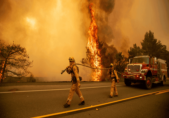 השריפה בצפון קליפורניה: 2,500 איש פונו מביתם