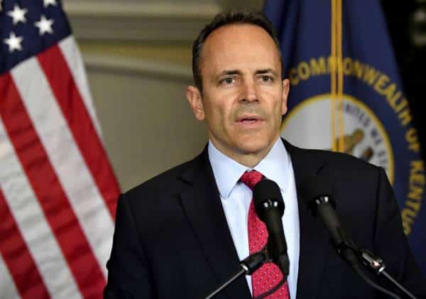 חשד לפלילים: מושל לשעבר העניק חנינה לרוצח שמשפחתו ערכה אירוע התרמה עבורו