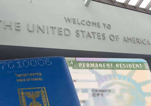 הקרב על הגרין קארד: ביהמ"ש העליון מתייצב לצד ממשל טראמפ בפסיקה נחרצת