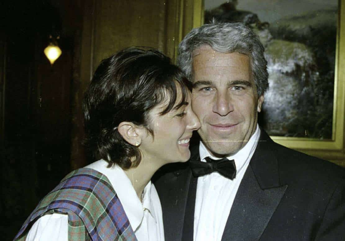 ‏מקסוול שוברת שתיקה לראשונה וטוענת - "ג'פרי אפשטיין לא התאבד - הוא ‏נרצח"