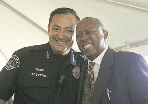 מפקד משטרת יוסטון: נמאס לי מטיעוני "הזכות לשאת כלי נשק"