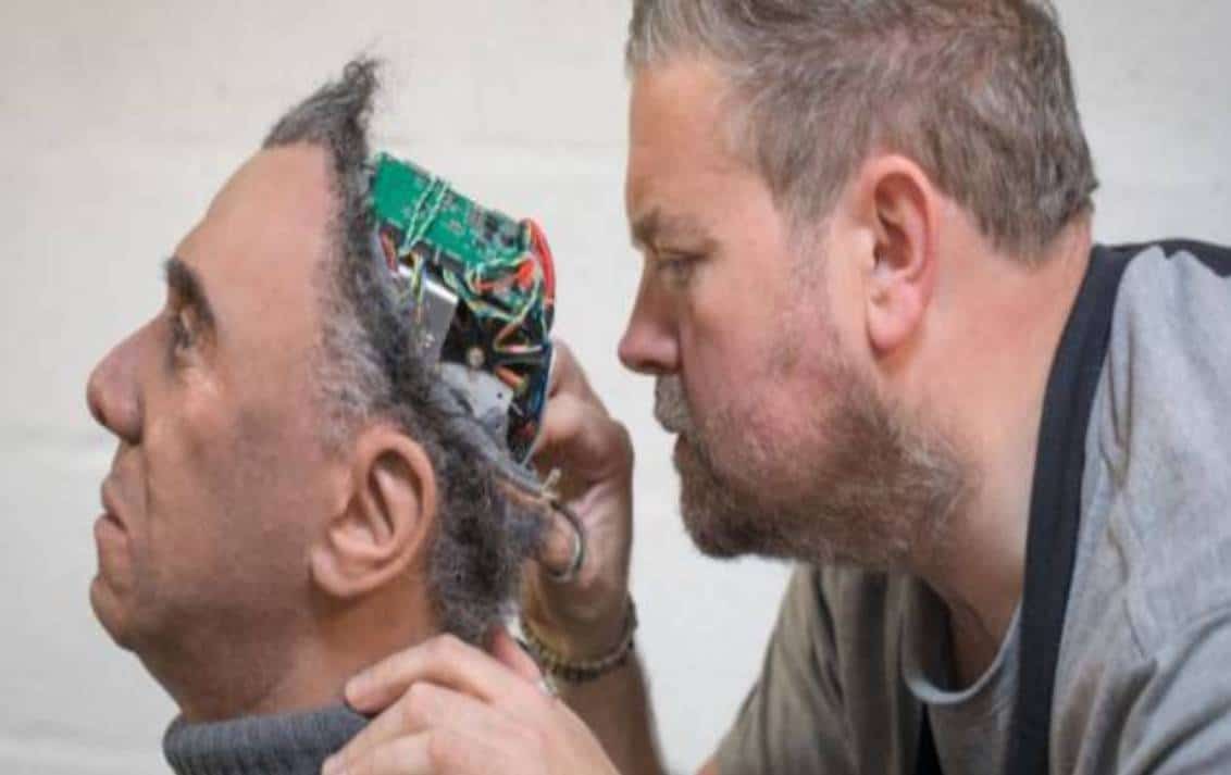 מצמרר: מיקרוסופט רשמה פטנט על הפיכת המתים ל"צ'אטבוטים" שיתקשרו עם בני אדם אחרי המוות