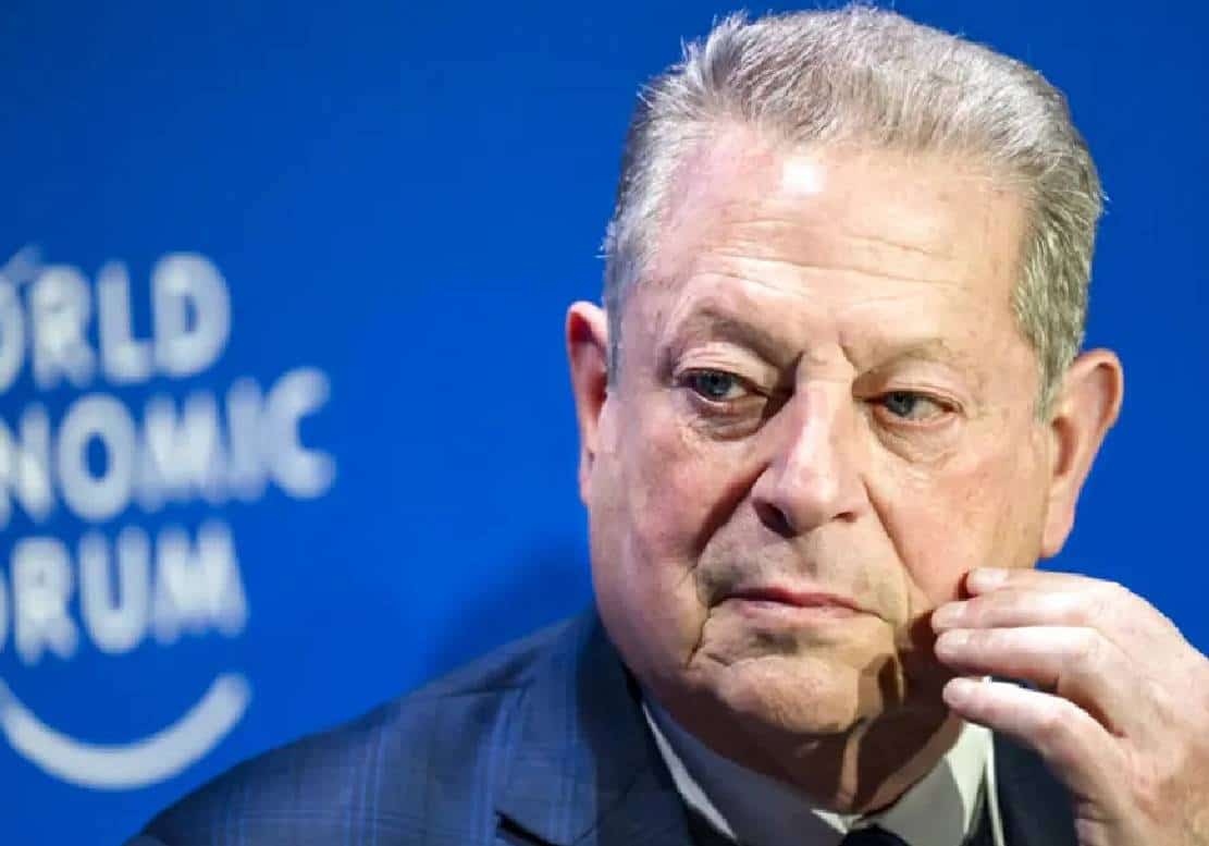 צפו: אל גור 'מאבד את זה' במהלך פאנל האקלים של הפורום הכלכלי העולמי - מזהיר מ"600,000 פצצות הירושימה מדי יום"