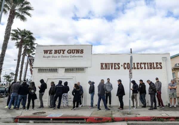 לא רק נייר טואלט: זינוק חד בנתוני המכירות של כלי נשק ותחמושת