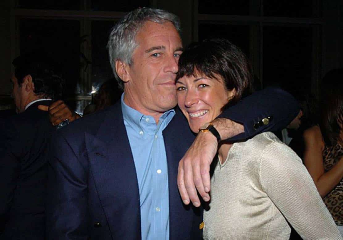 "גיליין מקסוול אימצה את אמונתו היהודית של אביה המנוח בכלא‏ ‏באמצעות ‏חב"ד"