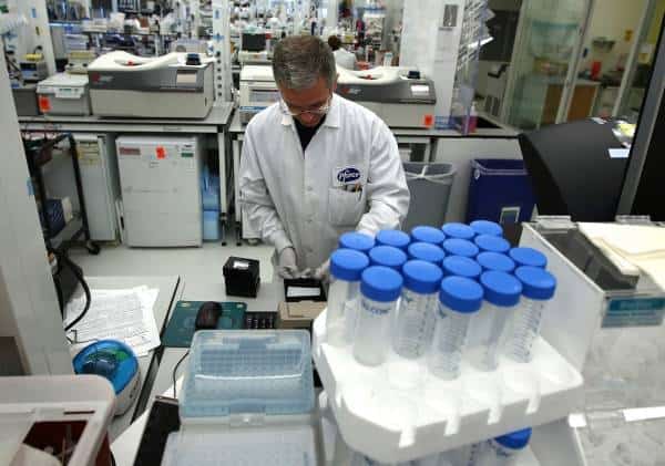 סיבה לאופטימיות? ארה"ב סיכמה על רכישת 100 מיליון חיסונים לקורונה