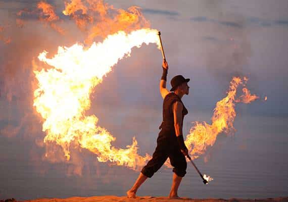 פסטיבל "ברנינג מן" למבלים: עזרו לנו לפתור בעיה מצחינה במיוחד