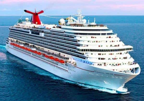 במהלך קרוז למקסיקו: צעיר קפץ מחדרו, משמר החופים פתח בחיפושים