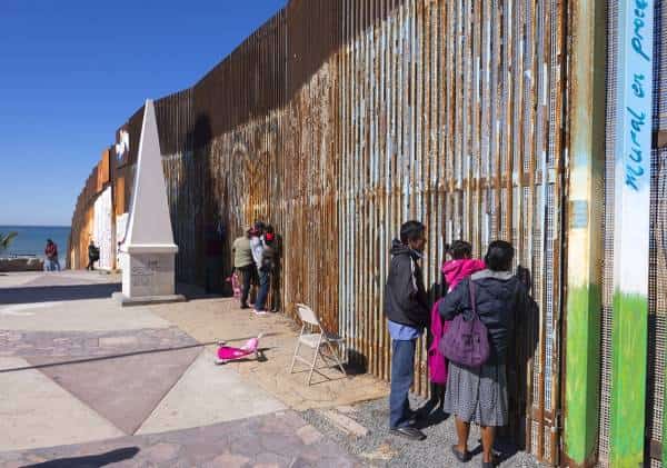 התהפכו היוצרות: מדינות במקסיקו דורשות למנוע כניסת אמריקאים