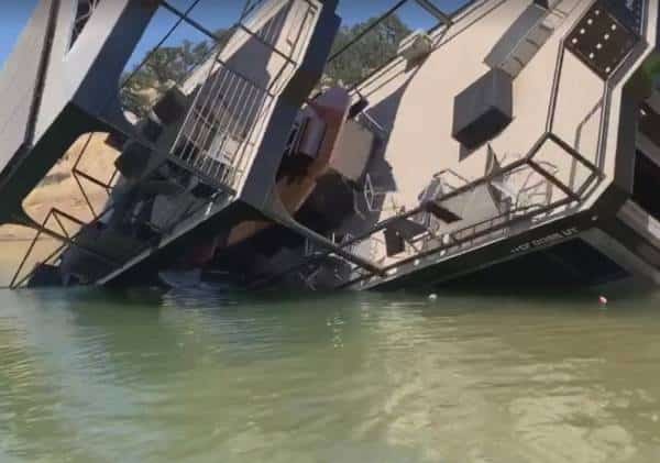 להיט ויראלי: ספינת הפוקר התהפכה במהלך הטורניר