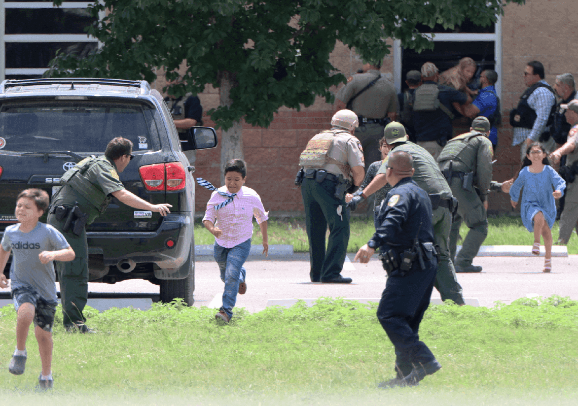 שבועות בודדים לפני הטבח בטקסס: שוטרי העיר יובלדי השתתפו באימוני יורה פעיל 