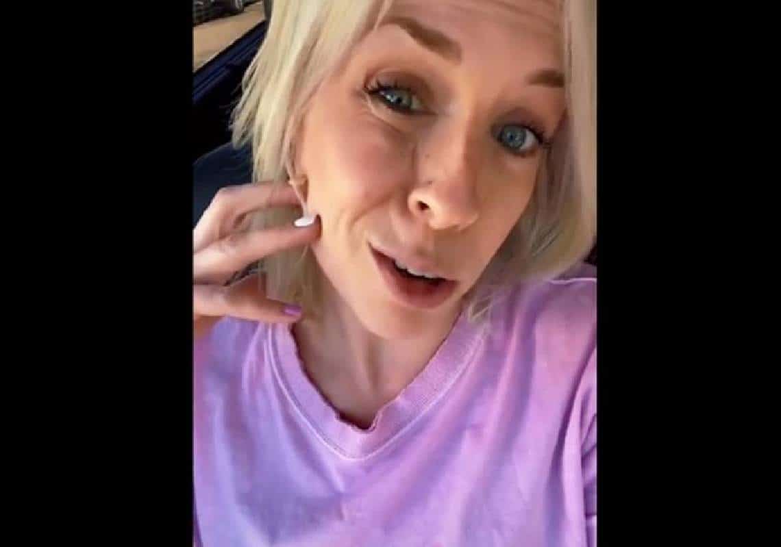 צפו: גברת ליברלית לבנה אומרת לחבריה הלבנים שאסור להם להשתזף אלא אם כן הם תומכים ב-BLM