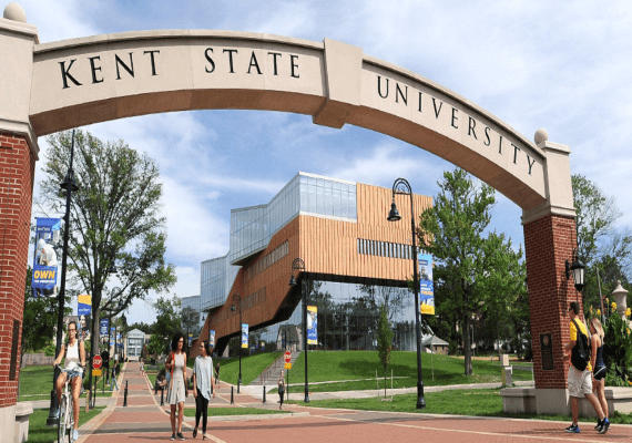 הפקת הסתיו של אוניברסיטת קנט סטייט בוטלה בשל רוב שחקנים לבנים