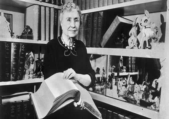 טקסס: הילארי קלינטון והלן קלר הוצאו מתכנית לימודי החובה באזרחות