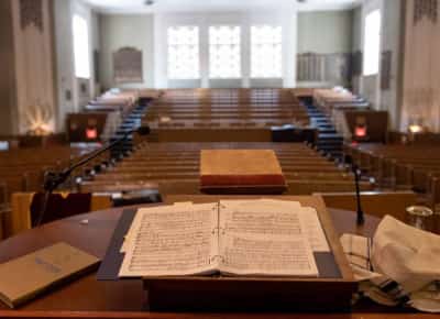 הדור החדש של הרבנים באמריקה: רבניות, להט״בים ויזמים חברתיים שמחליפים את הדור הוותיק