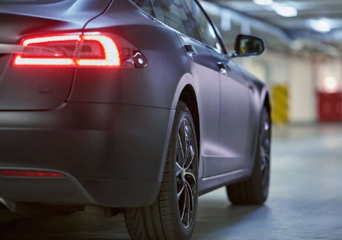 בעקבות באג במערכת התאורה: ריקול ל-300 אלף רכבי טסלה בארה"ב