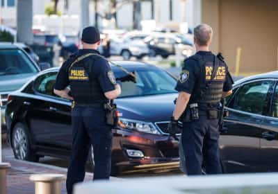 פלורידה: הצעת חוק תאפשר לתבוע רשויות על פשעים שביצעו מהגרים בלתי חוקיים