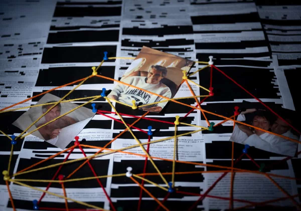 זה עוד לא נגמר: משרד המשפטים מפרסם עשרות אלפי מסמכים נוספים בפרשת אפשטיין