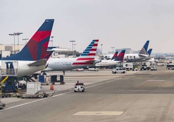 ענקיות התעופה מיישרות קו: נוסעים יחויבו לחבוש מסכות בכל הטיסות