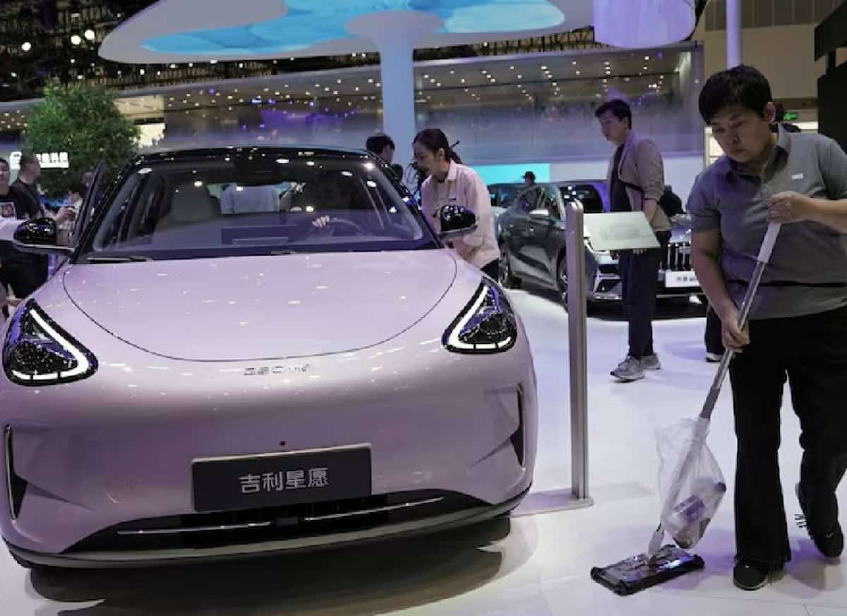 חמש מכוניות חשמליות במחיר אמריקנית אחת: סין מטלטלת את שוק הרכב העולמי