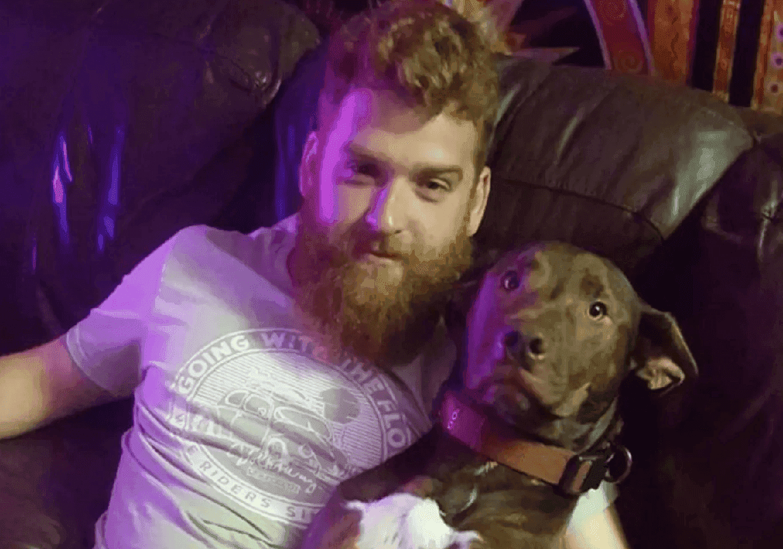 הלם בקנזס: הכלב דרך על הנשק - והרג את הבעלים שלו 