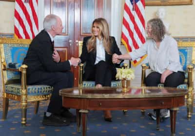 אחרי שהופיעו בסרט על הגברת הראשונה: שורדי השבי במפגש מרגש עם מלניה טראמפ