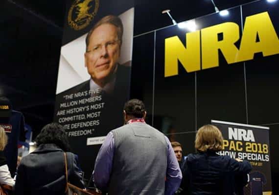 מכה לNRA- תאגידי ענק הודיעו על הפסקת שיתוף הפעולה עם איגוד הרובאים הלאומי