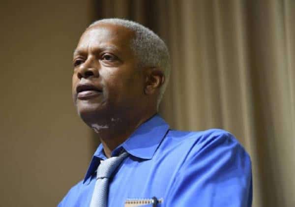 הדמוקרטים עובדים עם בכיר שקרא ליהודים "טרמיטים"