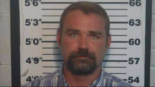 תושב טנסי נעצר בחשד לאונס בתו המאומצת