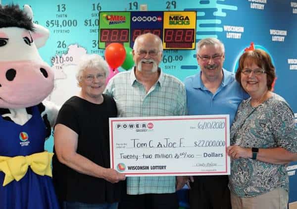 לפני 30 שנה הבטיח תומאס לחבר הילדות שאם יזכה בלוטו, הם יתחלקו בפרס: בחודש שעבר הוא גרף 22 מיליון דולר