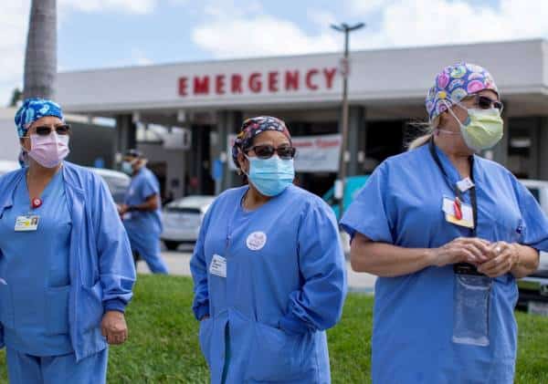 ארה"ב רושמת את יומה הקטלני ביותר מזה חצי שנה, כמות חולי הקורונה בבתי החולים ממשיכה לשבור שיאים