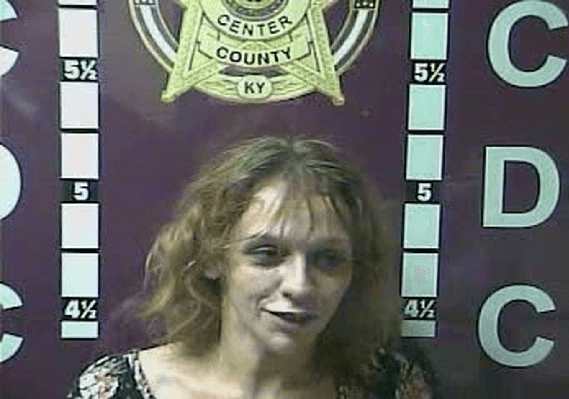 קנטאקי: החשודה "שחררה את מעיה" על השוטר