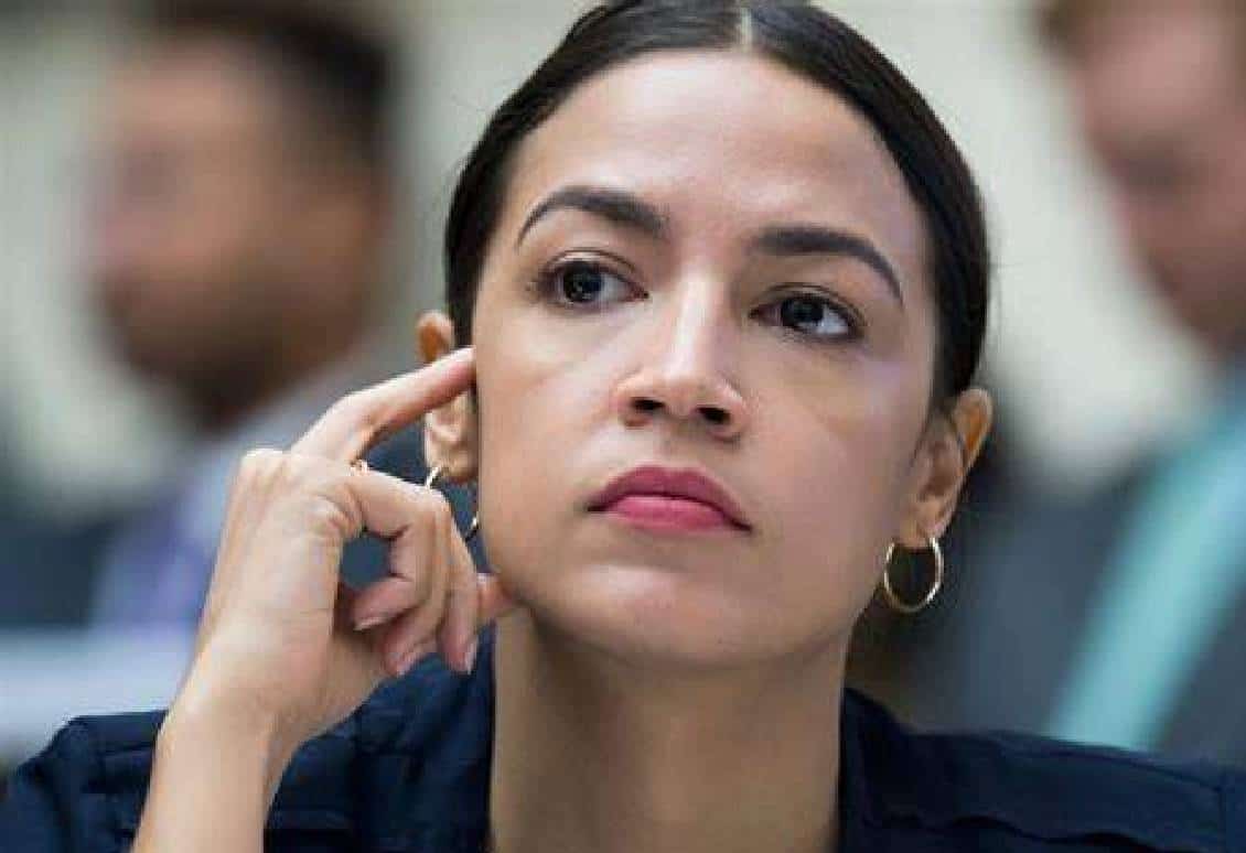 אסטרטג בכיר: "AOC היא היחידה שיכולה להביס את טראמפ ב-2024"