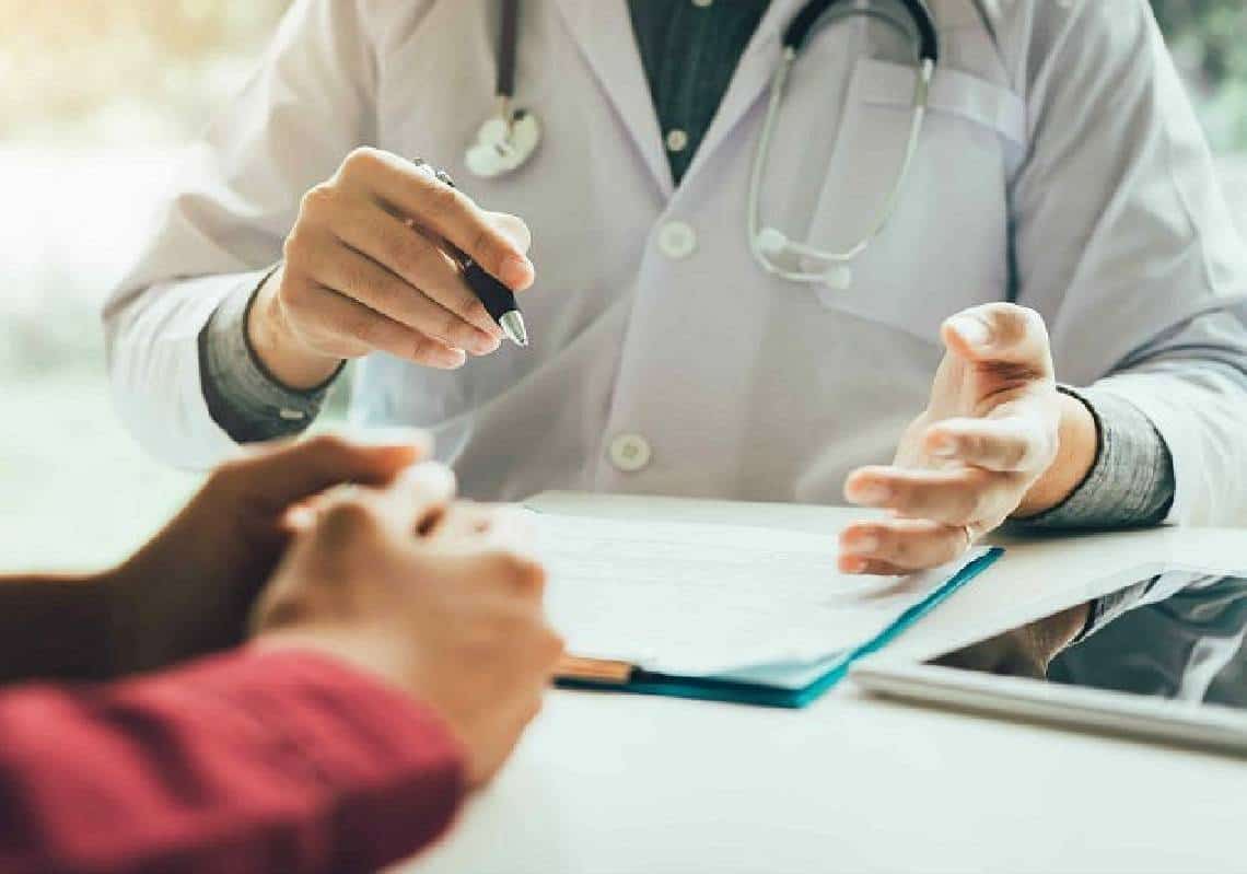 "השתלת שיער חינם לכל אזרח עם נשירה": מועמד לנשיאות של אחת המדינות העשירות בעולם בהבטחת בחירות יוצאת דופן