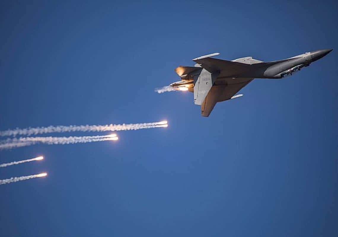 סין: "טייסי AI רובוטים הביסו טייסים אנושיים מצטיינים בקרבות אוויר"