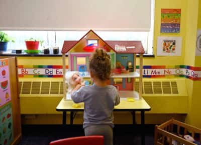 הפגיעה הקשה ביותר היא בילדים: הסגירה הפדרלית בארצות הברית מאיימת להשבית מעונות ל־65 אלף ילדים