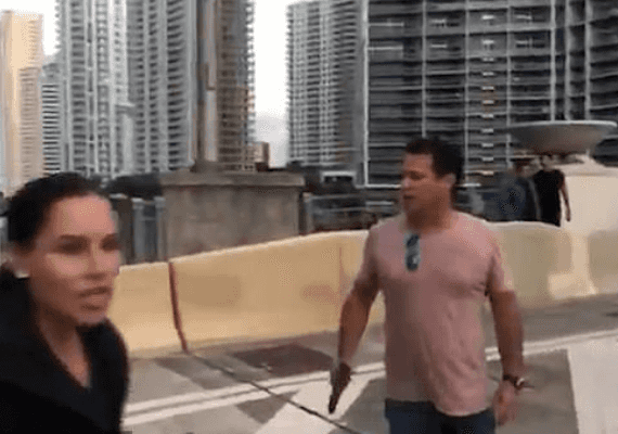 צפו: שלף אקדח ואיים על ילדים במהלך אירוע נגד אלימות במיאמי