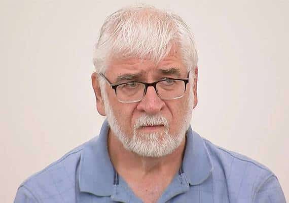 במהלך יום הלימודים: מורה ממסצ'וסטס מואשם באונס תלמידה