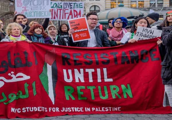 היסטוריה: קבינט התלמידים של אוניברסיטת אילנוי אימץ את ה-BDS, האוניברסיטה בתגובה: לא מחוייבים להחלטה