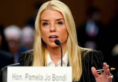 איומים מהקרטלים וזעם מפרשת אפשטיין: התובעת הכללית פאם בונדי עברה לדיור צבאי מאובטח