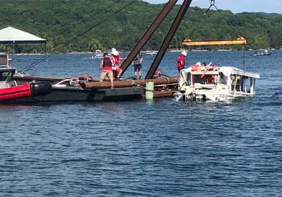 אסון הטביעה במיזורי: הסירה נמשתה מהמים
