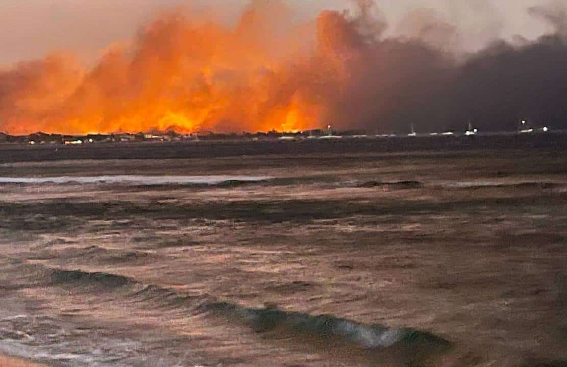 מחדל איום: חברת החשמל בהוואי התמקדה בשינויי האקלים במקום בהצלה משריפות 
