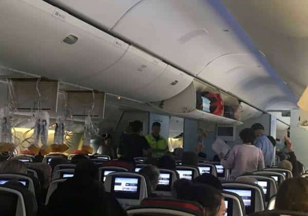 "נוסעים הוטחו לתקרת המטוס": שיפור במצב הפצועים בטיסת אייר קנדה