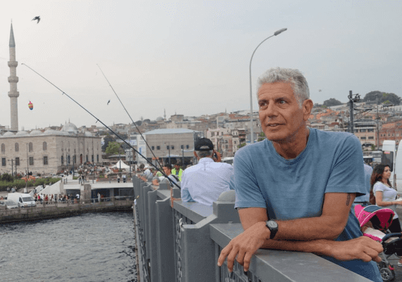 מת העיתונאי והשף אנתוני בורדין 