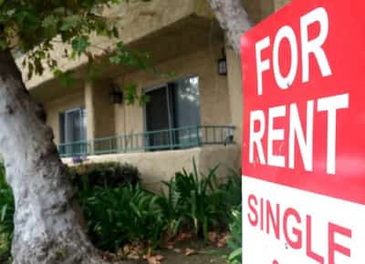 בין האפר לפשיטות: מחוז לוס אנג'לס פותח תוכנית סיוע חירום לשוכרים שנמחצו בין אסון טבע לאכיפת הגירה