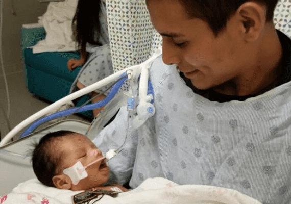 קצה אור בטרגדיה שזעזעה את ארה"ב: התינוק שהוצא באכזריות מגופת אימו פקח את עיניו