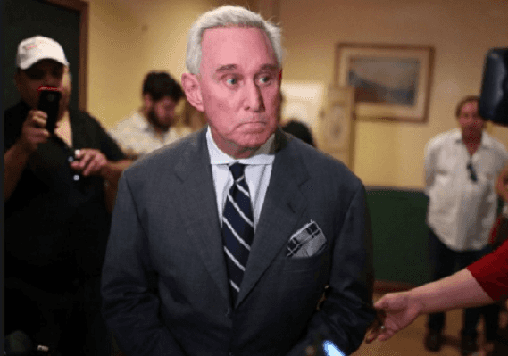 רוג'ר סטון: אני "כנראה" הקושר האלמוני מכתב האישום של מולר