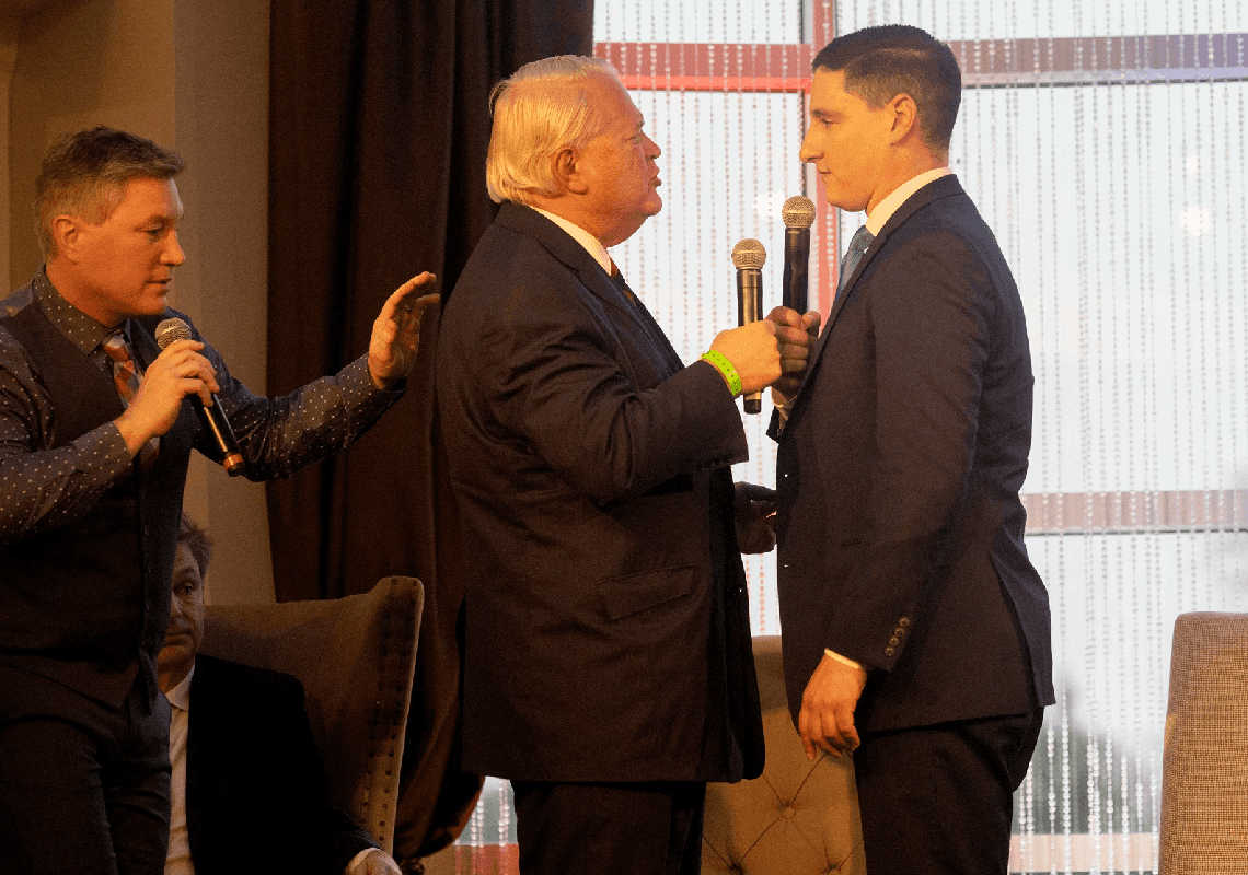 צפו: עימות אגרסיבי בין שני מועמדים רפובליקנים לסנאט