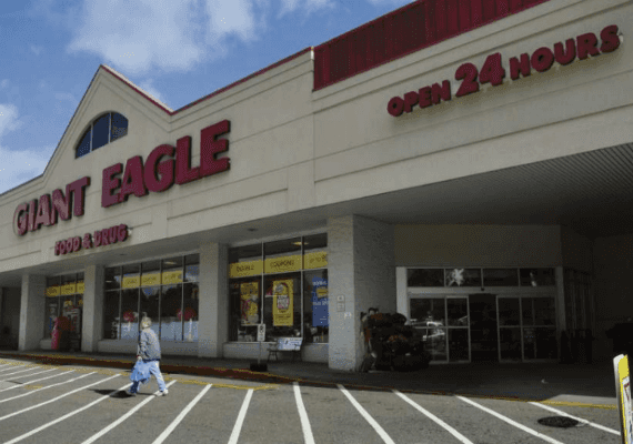 און דה האוס: עובדת בסופר הרשתה לעצמה קצת יותר מדי